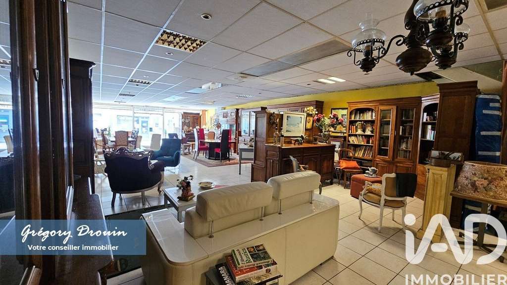 Vente local commercial 591m² à Puiseaux