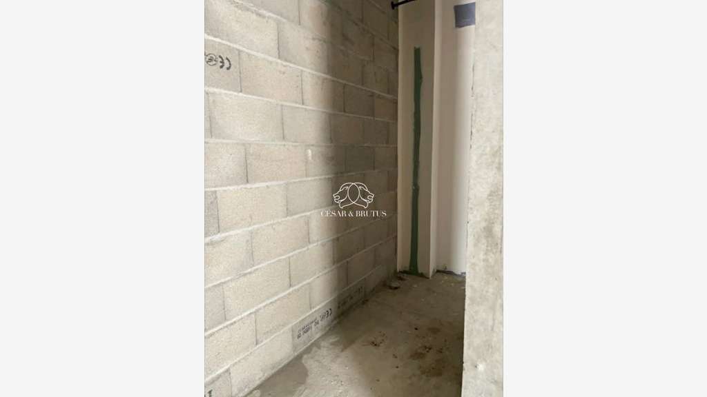 Local commercial 90m² à vendre à Pusignan