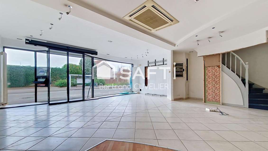 AV local commercial de 104m² avec jardin à Quesnoy