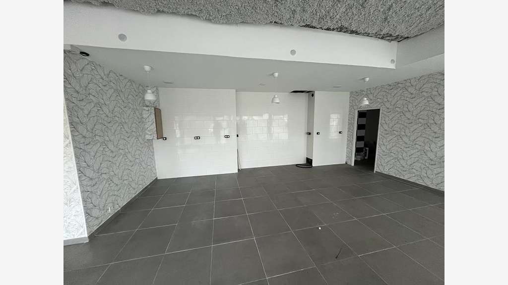 Location local commercial 120m² empl N°1 Brest 