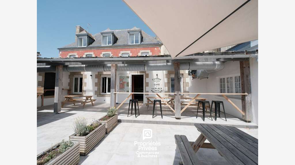 Vente murs commerciaux loués 74m² St-Guénolé port