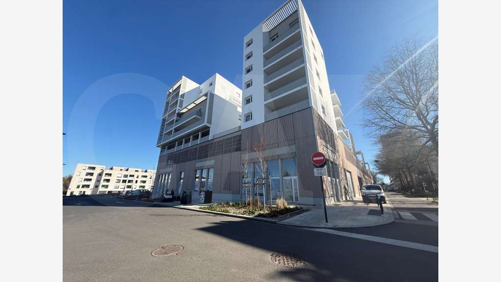 Vente cellule à aménager 117m² à Rennes Gayeulles