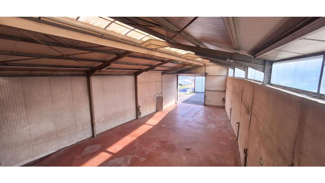 Vente grands bâtiments de 400m² proche de Réquista