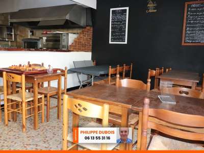 Vente local 115m² en angle de rue à Rochefort