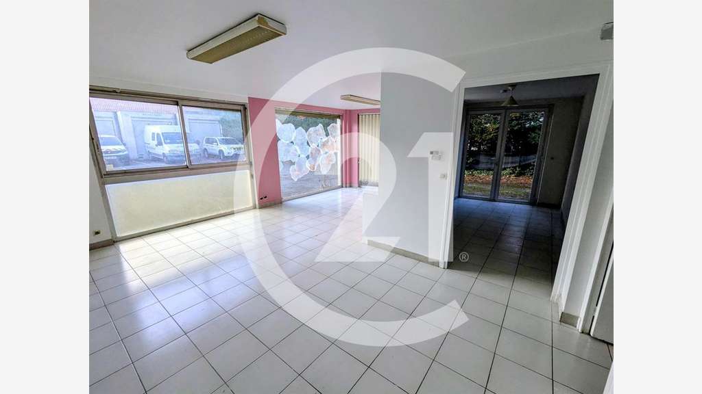 AV local commercial 60m² lumineux prox Gare Romans