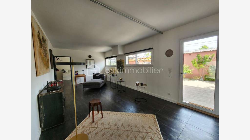 Vente local commercial + logement 340m² à Rougiers
