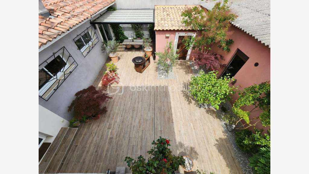 Vente local commercial + logement 340m² à Rougiers