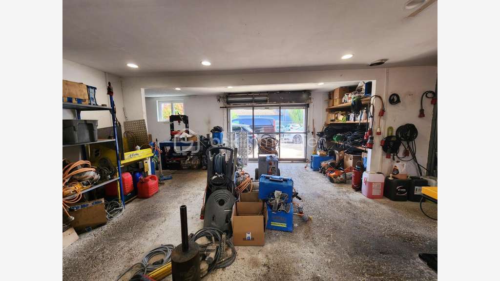 Vente local commercial + logement 340m² à Rougiers