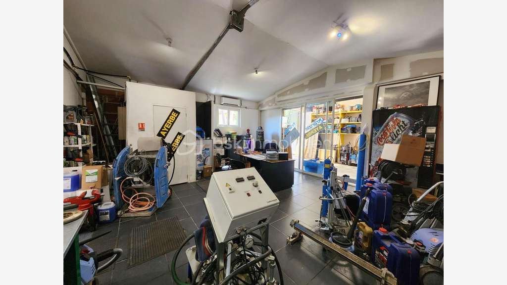 Vente local commercial + logement 340m² à Rougiers