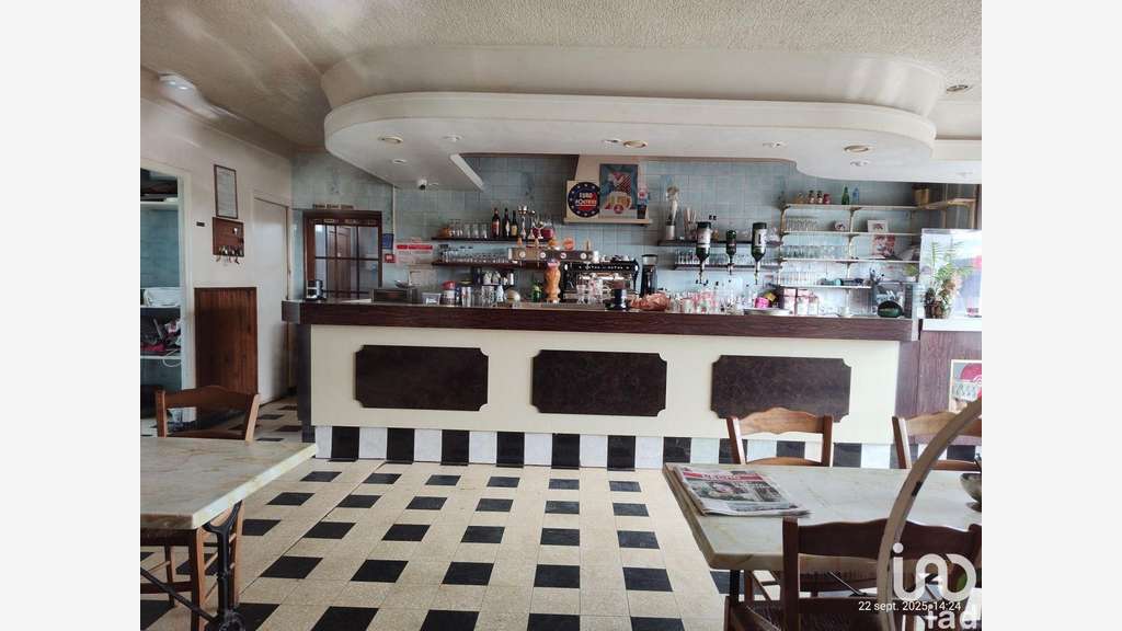 Local commercial à Saint-Aubin-des-Bois