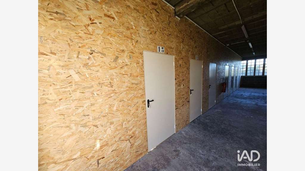 Murs commerciaux à Saint-Aubin-du-Cormier