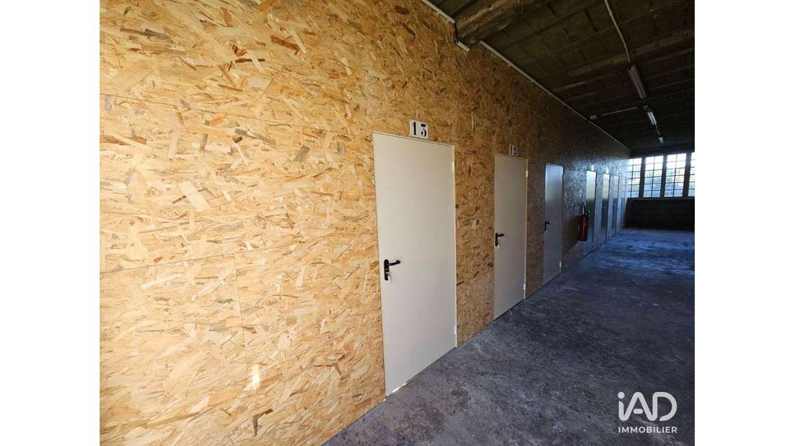 Murs commerciaux à Saint-Aubin-du-Cormier