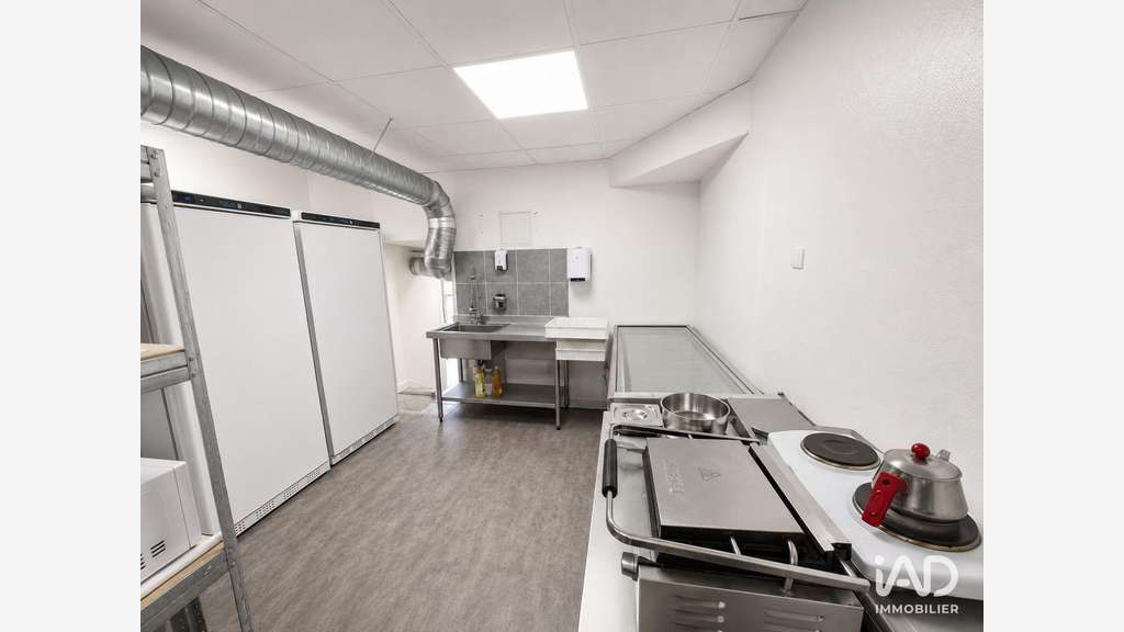 Vente murs commerciaux empl N°1 à Saint-Ay