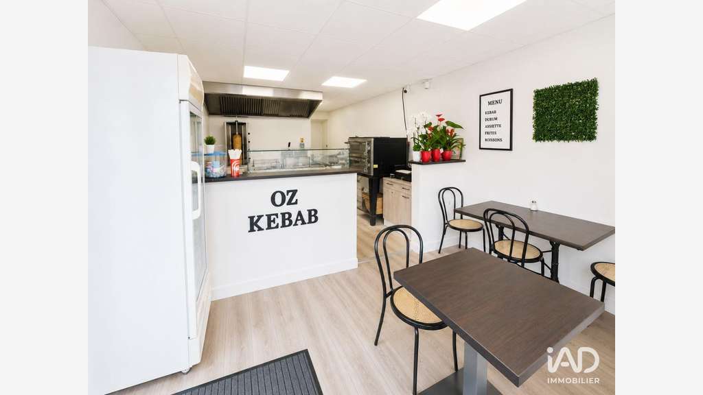 Vente murs commerciaux empl N°1 à Saint-Ay