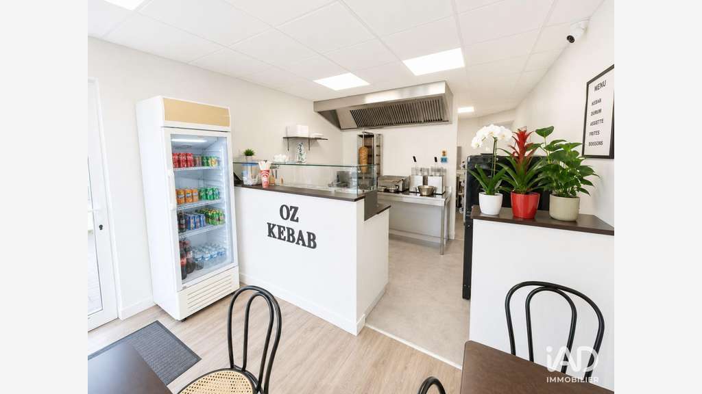 Vente murs commerciaux empl N°1 à Saint-Ay