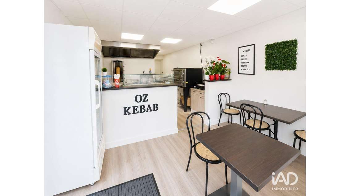 Vente murs commerciaux empl N°1 à Saint-Ay