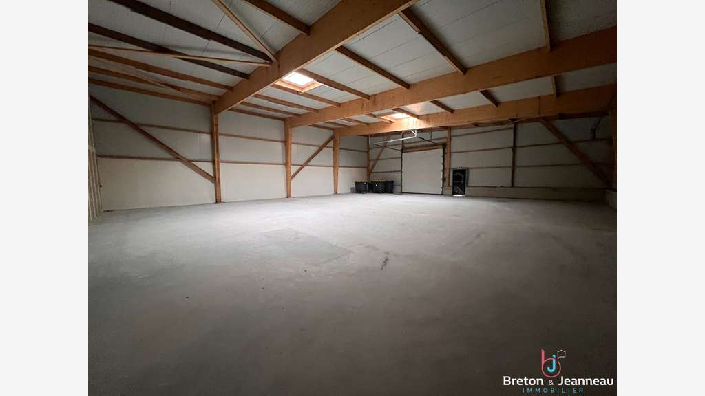 Vente local d'activité neuf 365m² à St-Berthevin