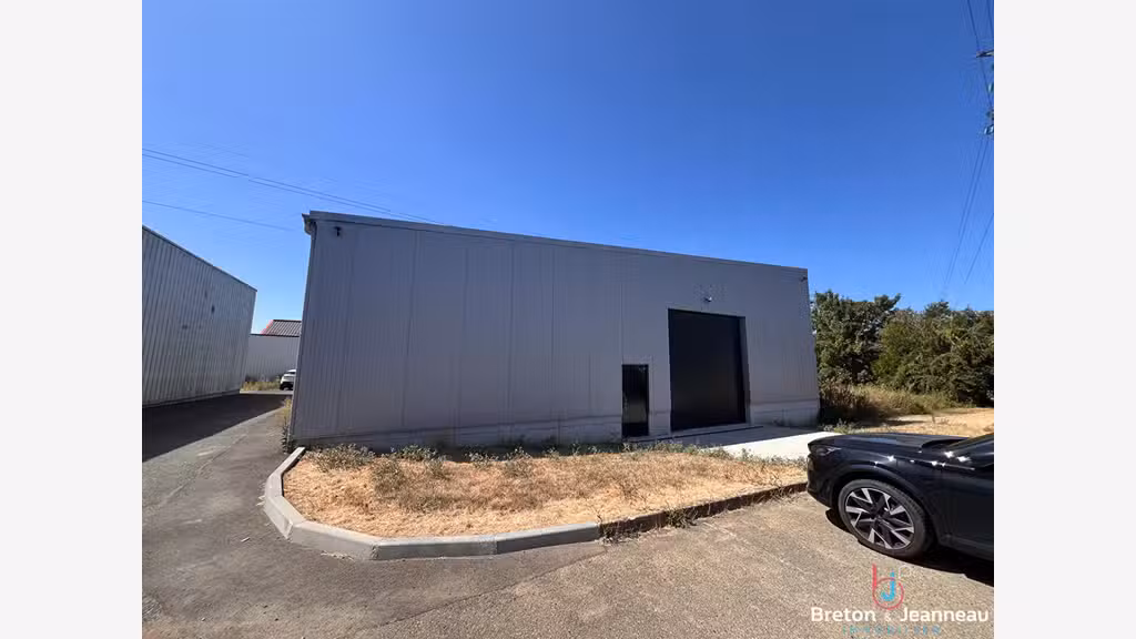 Vente local d'activité neuf 365m² à St-Berthevin