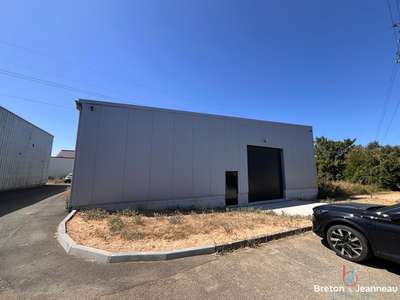 Vente local d'activité neuf 365m² à St-Berthevin