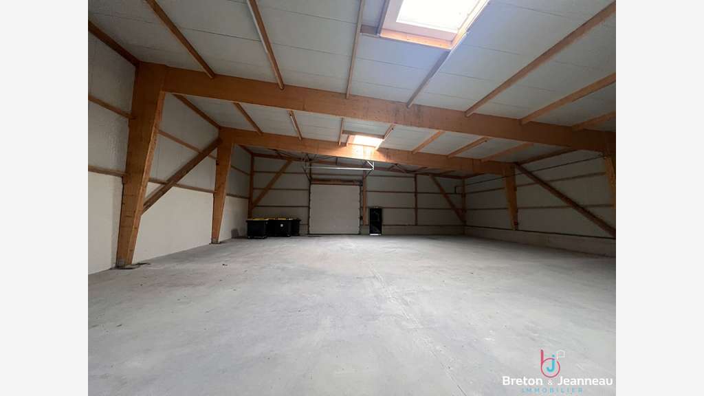 Vente local d'activité neuf 365m² à St-Berthevin