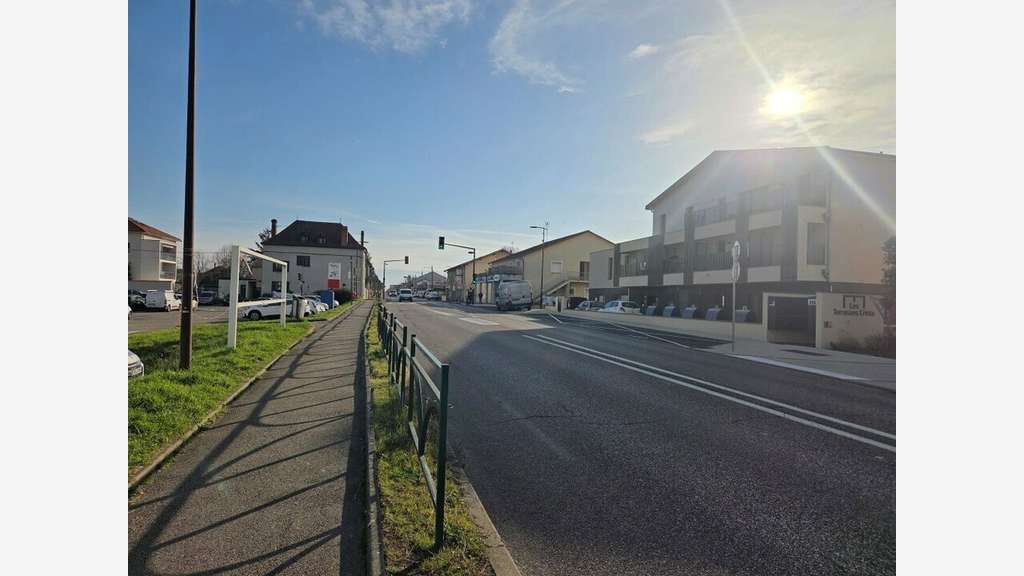 Vente local commercial 121m² Saint Bonnet de Mure