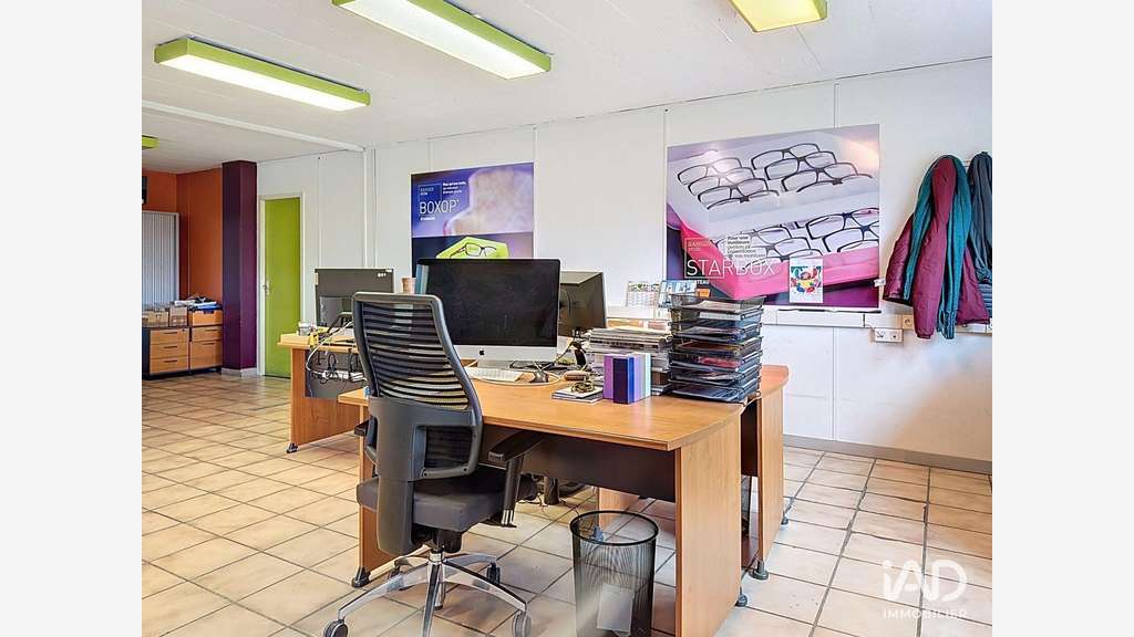 Local commercial à Saint-Cannat
