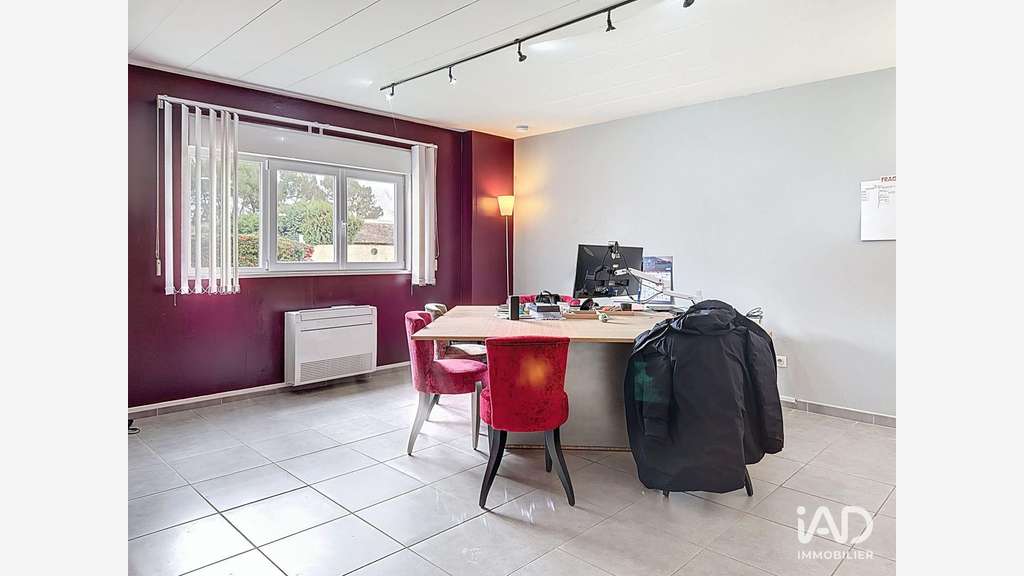 Local commercial à Saint-Cannat