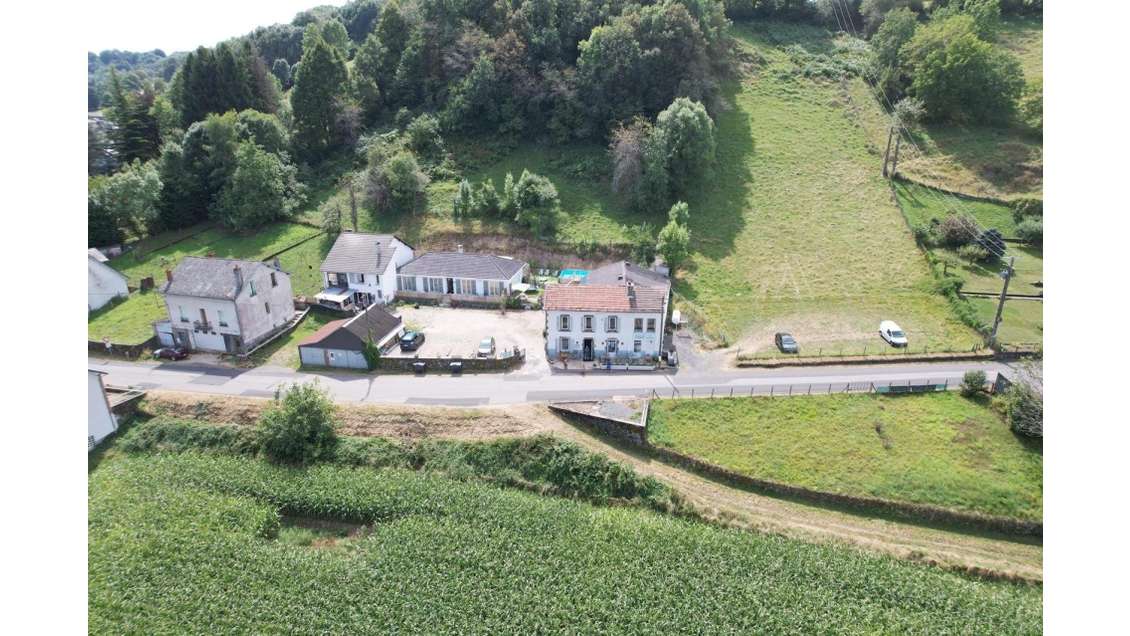 Vente domaine touristique 10 000m² à Saint-Cernin
