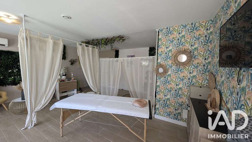 Vente locaux professionnels 91m² à Saint-Chaptes