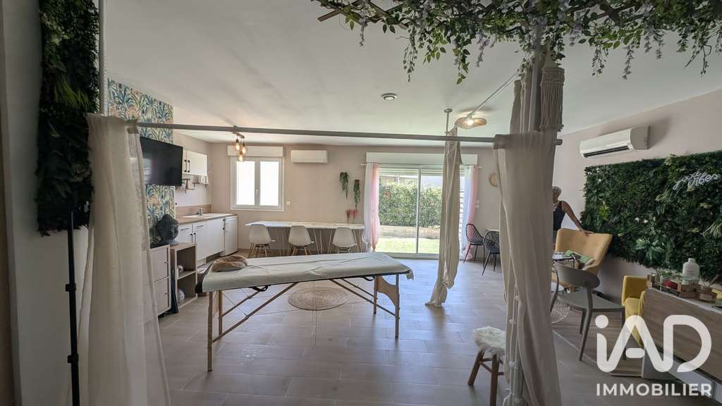 Vente locaux professionnels 91m² à Saint-Chaptes