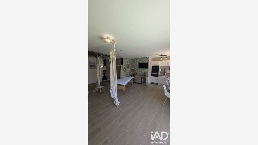 Vente locaux professionnels 91m² à Saint-Chaptes