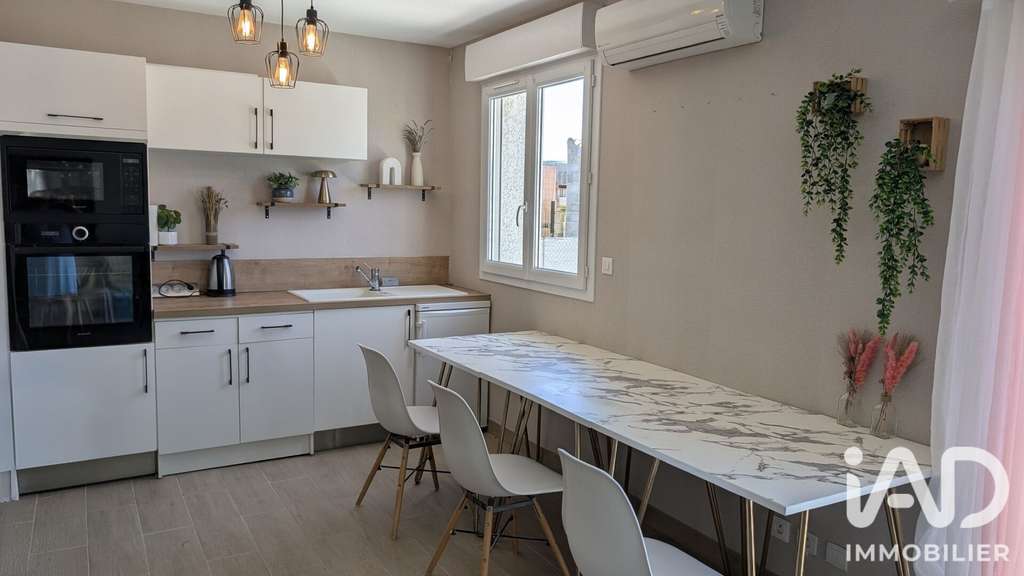 Vente locaux professionnels 91m² à Saint-Chaptes