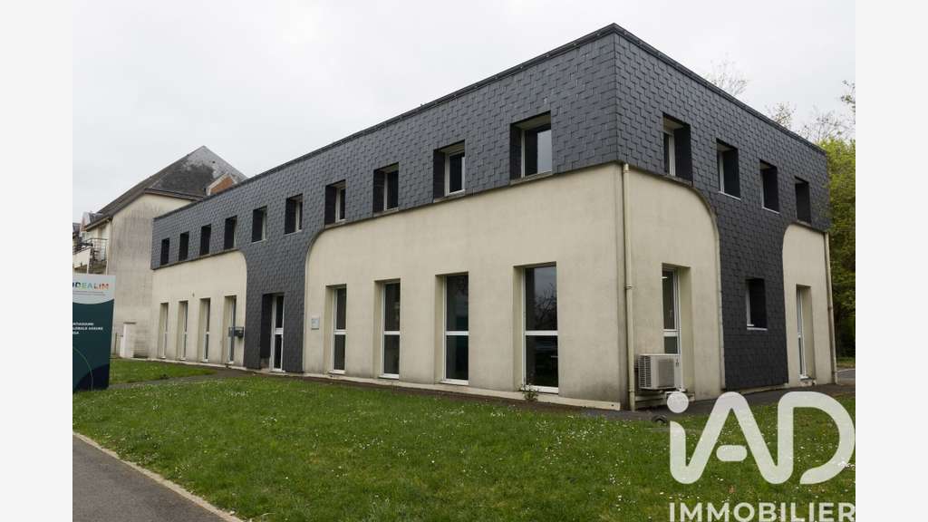 Vente local commercial 400m² à Saint-Cyr-sur-Loire