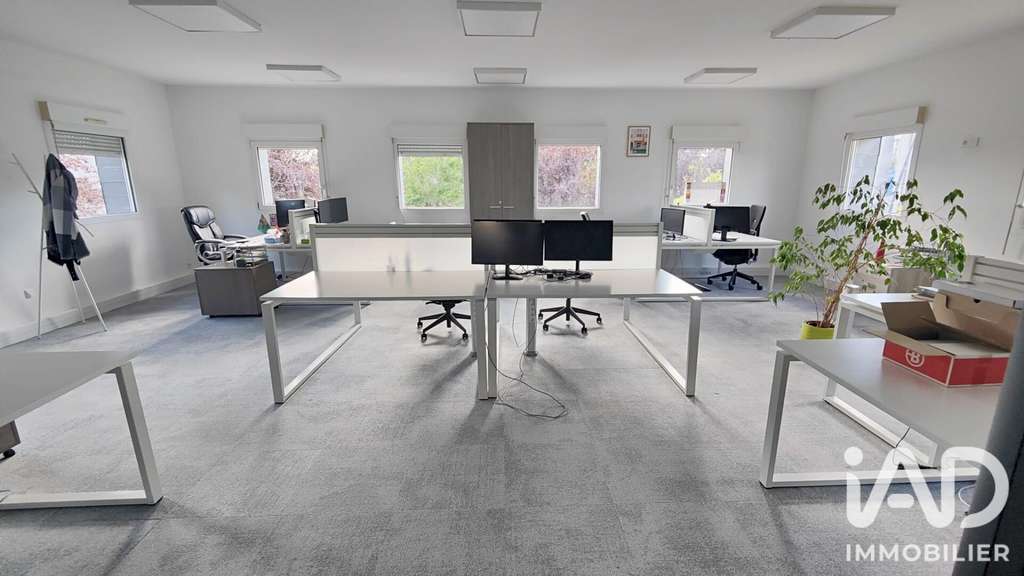Vente local commercial 400m² à Saint-Cyr-sur-Loire