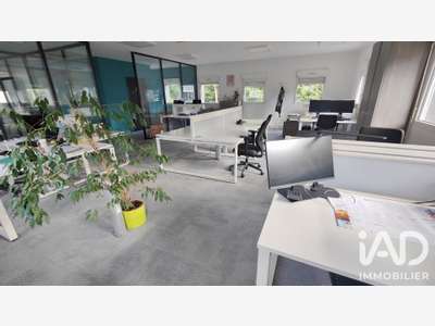 Vente local commercial 400m² à Saint-Cyr-sur-Loire