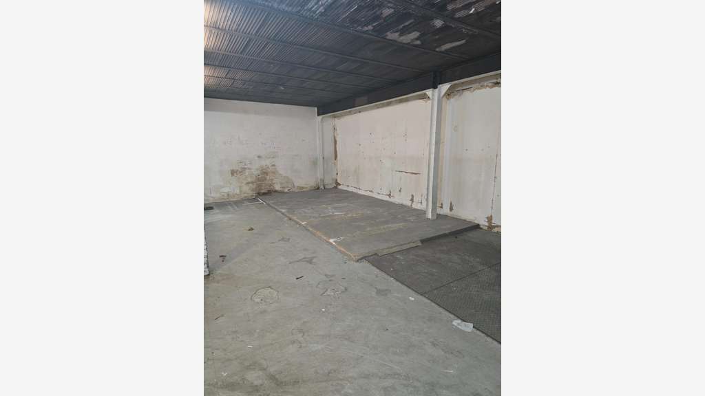 Vente beau local très bien situé à Saint-Denis