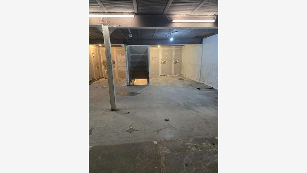 Vente beau local très bien situé à Saint-Denis