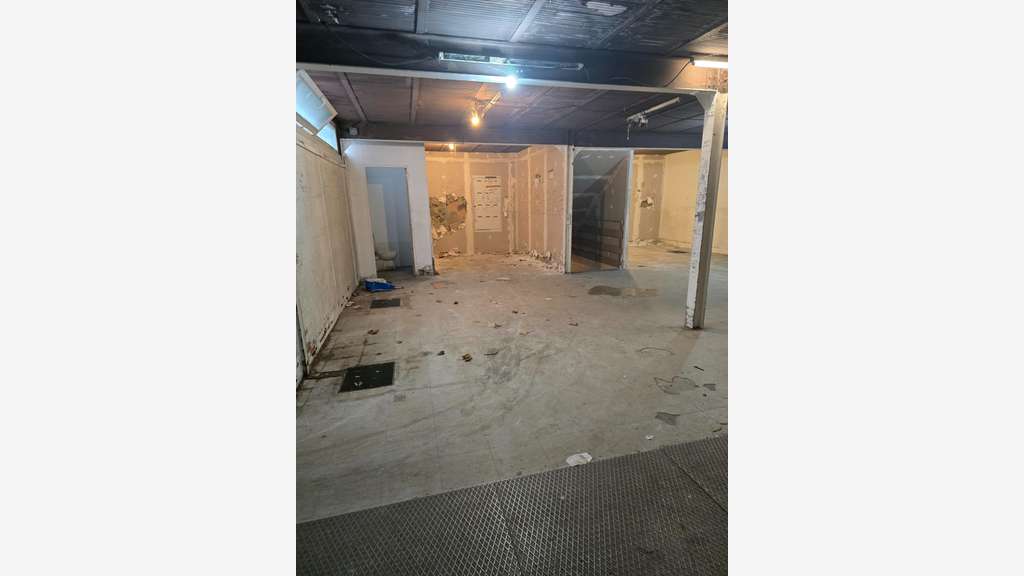 Vente beau local très bien situé à Saint-Denis