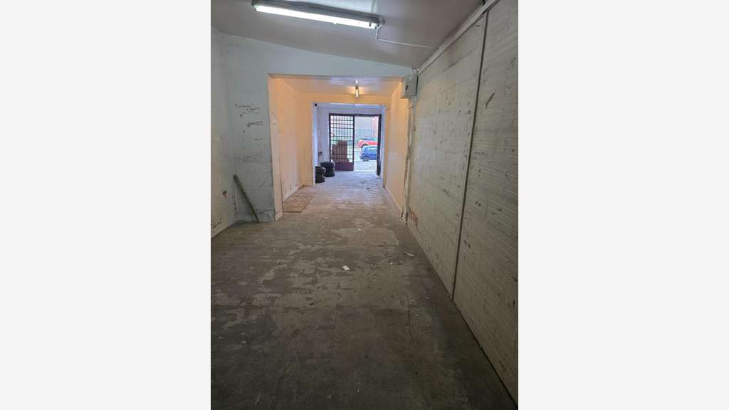 Vente beau local très bien situé à Saint-Denis