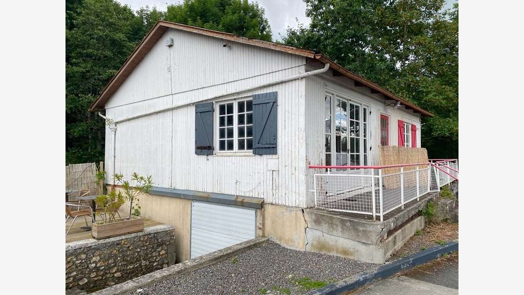 AV ensemble immobilier 102m² à St-Denis-de-Mailloc