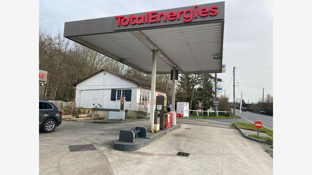 AV ensemble immobilier 102m² à St-Denis-de-Mailloc