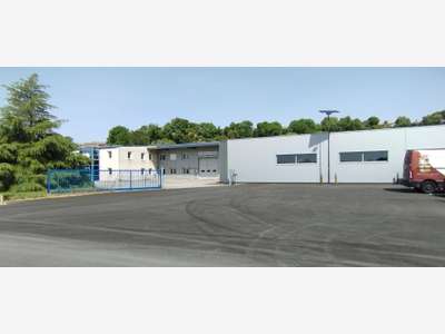 Batiment industriel de 810 m2
