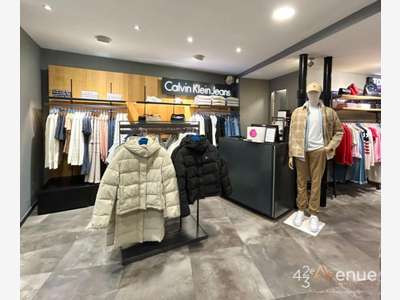 AV local rénové 150m² empl N°1 à Saint-Étienne