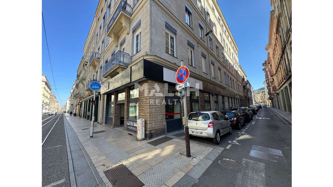 Vente local commercial 196m² Saint Etienne centre