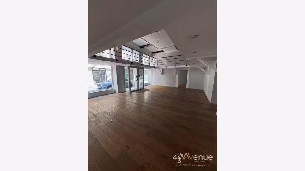 A vendre local 200m² à Saint Etienne centre