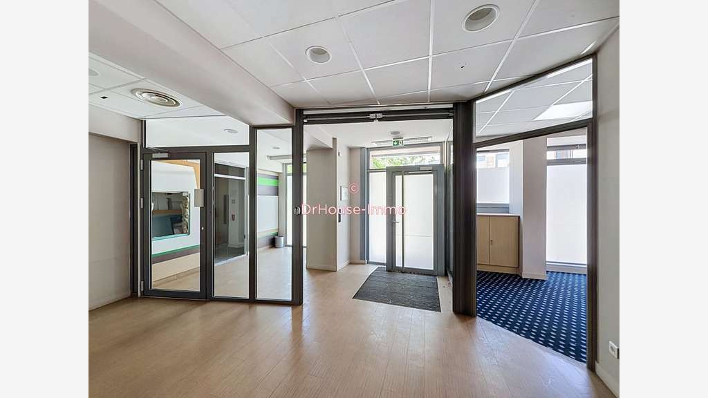 Ancienne agence bancaire à vendre - 102 m² - Q