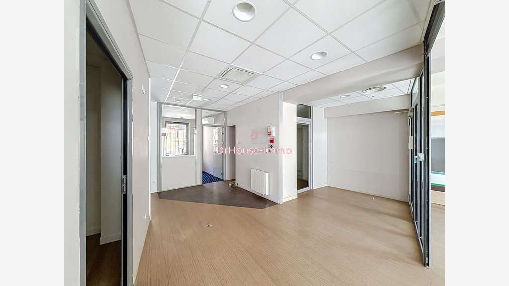 Ancienne agence bancaire à vendre - 102 m² - Q