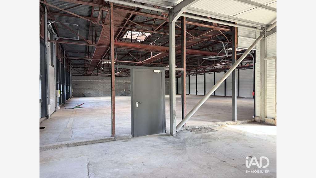 Locaux d’activités 750m² à St-Étienne-de-Crossey