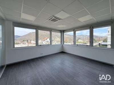 Local commercial 799m² à Saint-Étienne-de-Crossey