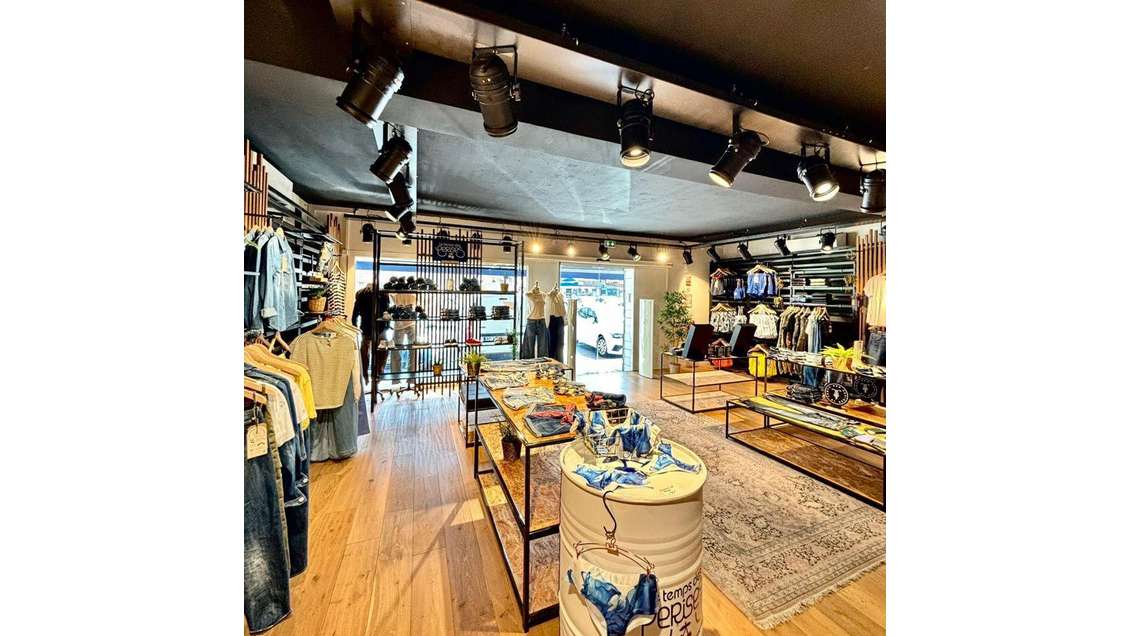 Vente local commercial 100m² à St-Gilles-les-Bains